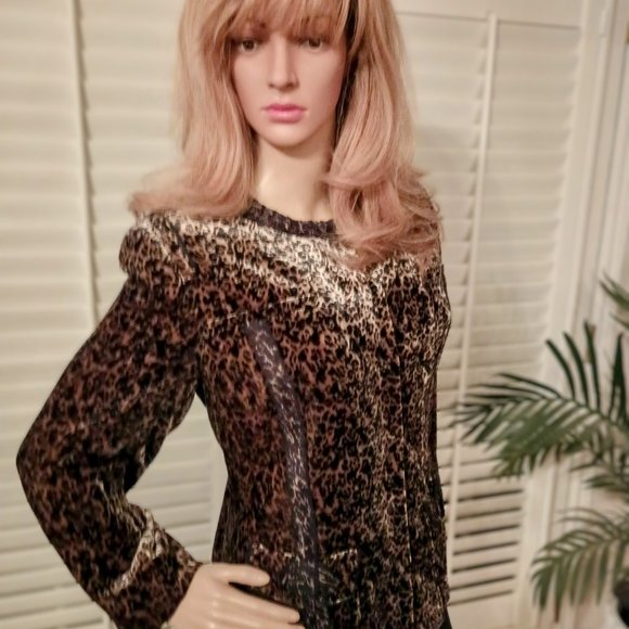 ElieTahari size Large Velvet very soft meterial/pockets adorned with lace. Chic - Picture 4 of 7